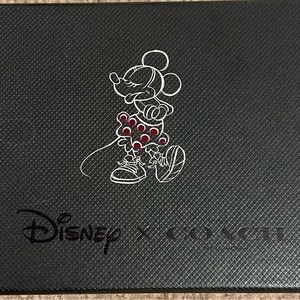 Disney X COACH Minnie Mouse Zipped Wallet